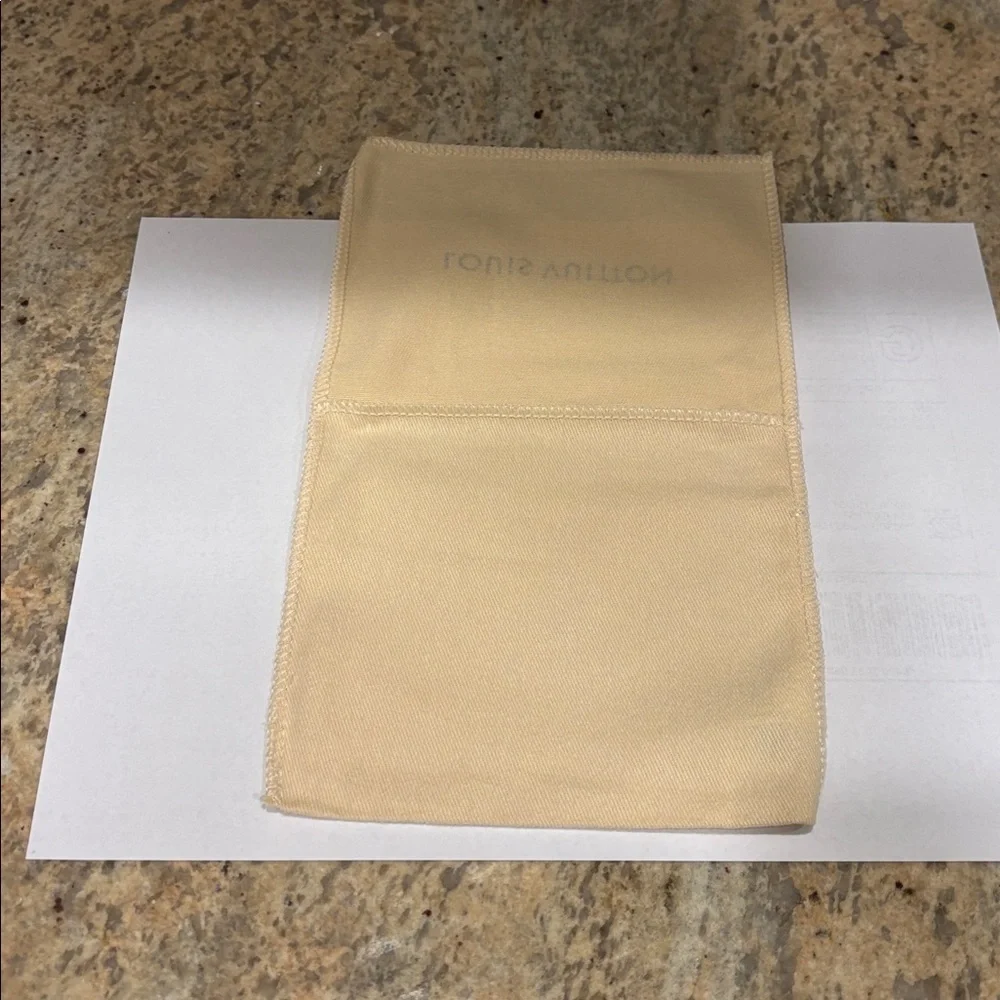 Louis Vuitton Beige Foldable dust bag